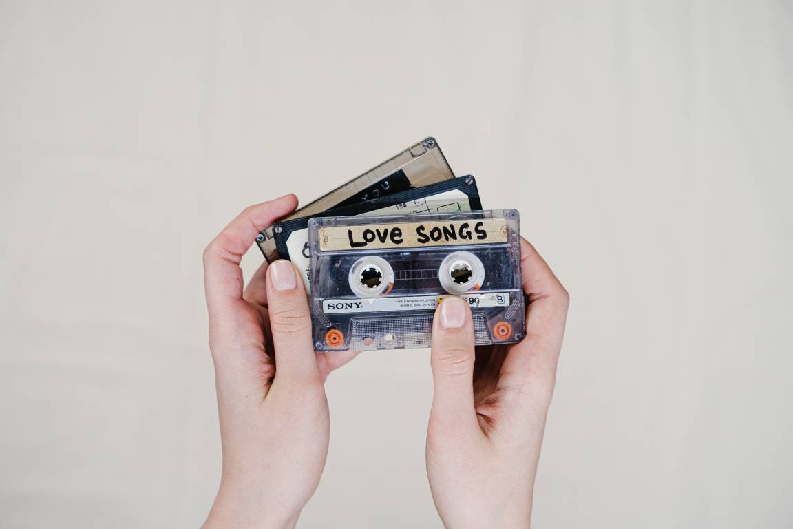 immagine articolo Sono gli algoritmi o gli umani a scegliere la musica per noi?