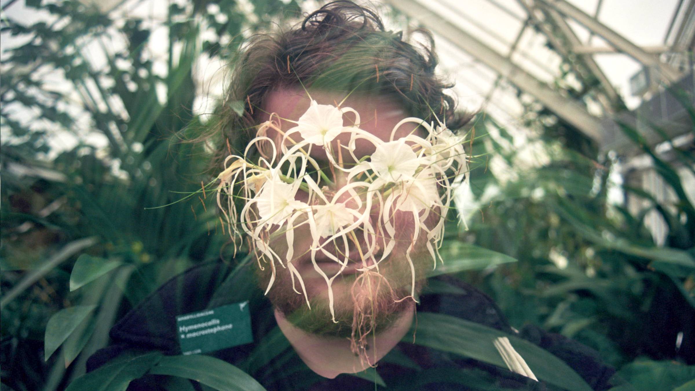 immagine di copertina per articolo L’io e i selfie. Intervista a Matt Colquhoun