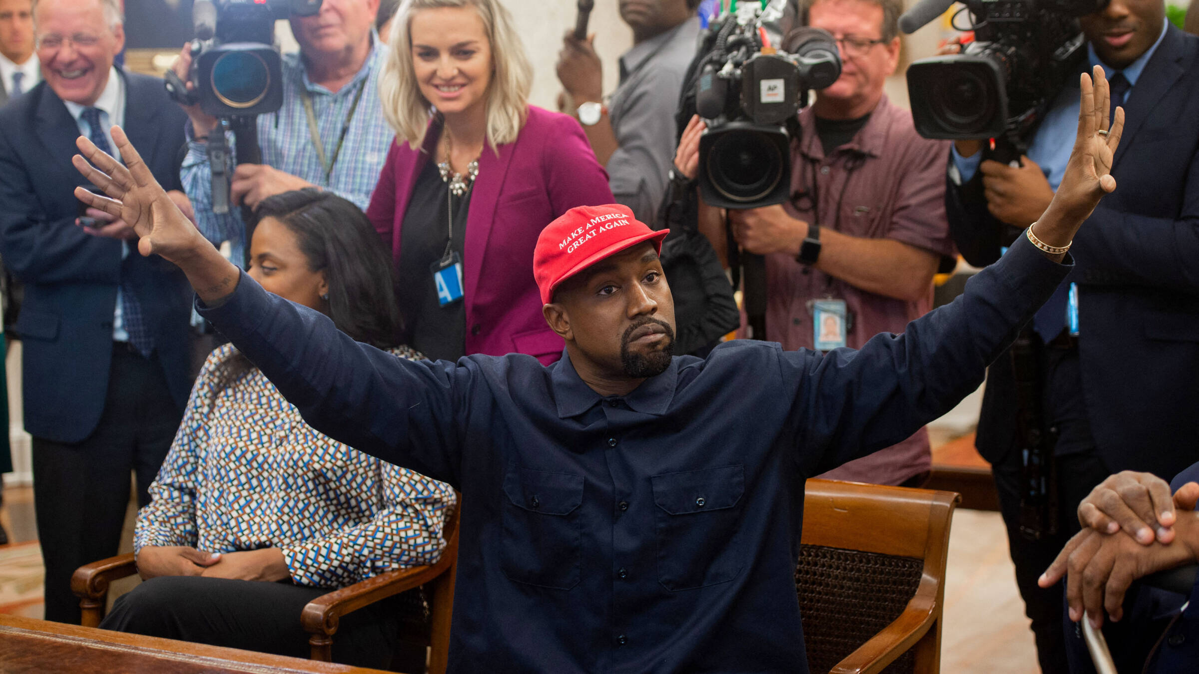 immagine di copertina per articolo Kanye West: l’uomo, il brand, il meme